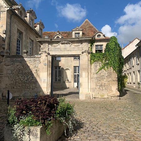 La Maison Saint Joseph Hotell Crépy-en-Valois Exteriör bild