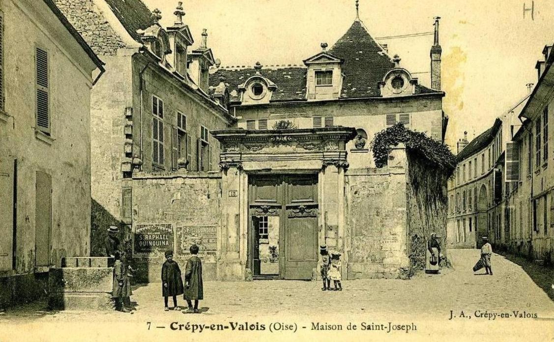 La Maison Saint Joseph Hotell Crépy-en-Valois Exteriör bild